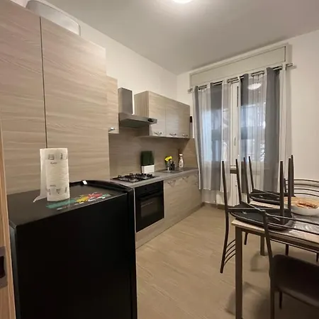 -la Casa Di Elio- -centrale Tra Milano E Como- Apartamento