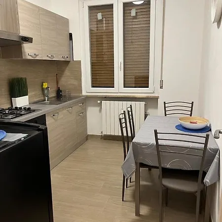 -la Casa Di Elio- -centrale Tra Milano E Como- Lägenhet